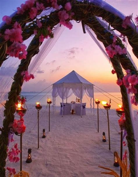 Pin by thebahamianprincess.jpg🦋 on Weddings | Romantic beach wedding, Beach theme wedding ...