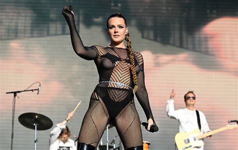 Tove Lo on the "epic dance moment" in her new single 'I like u'