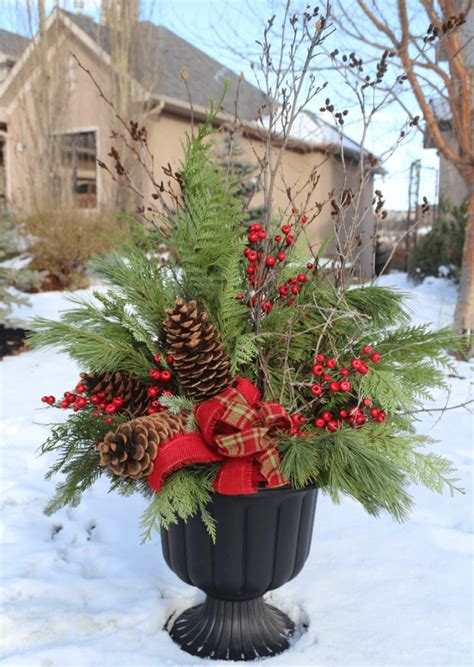 christmas porch planter ideas - Google Search | Christmas planters ...