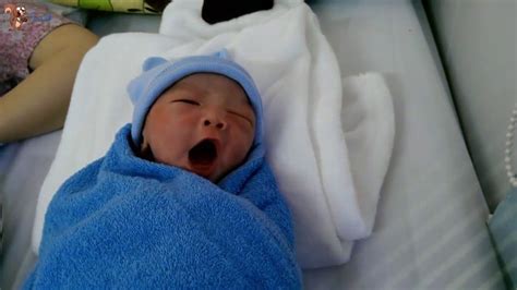 Soc - Vietnamese Baby Boy 1 Day - YouTube