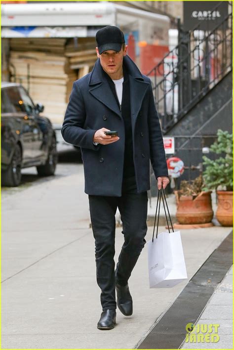 Photo: sam heughan does some shopping in nyc 03 | Photo 4880420 | Just Jared