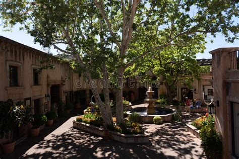 Courtyard of a Shopping Center in Downtown Sedona Editorial Image ...