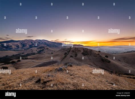 Autumn sunrise over Mount Diablo Stock Photo - Alamy