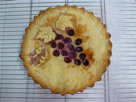 Baking in the Land of the a Thousand Hills: Concord Grape Pie