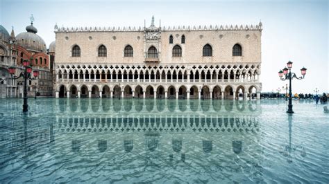 Venice is drowning: why is Venice sinking?- Venice Canals - Life in Italy