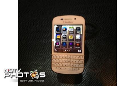 BlackBerry Q10: In pictures (Images) | Gadgets 360