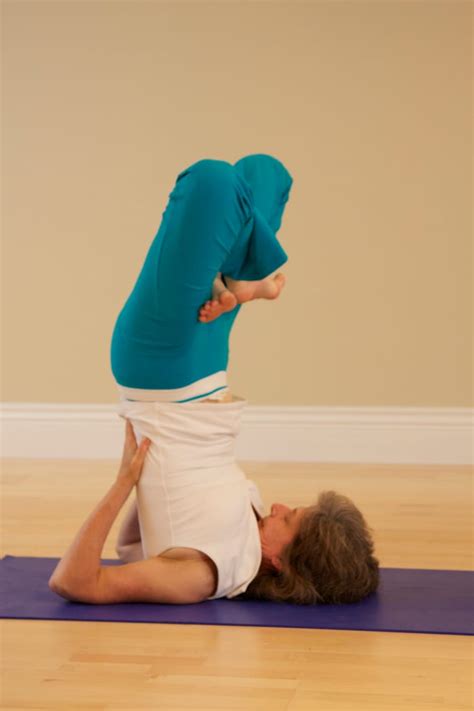 Shoulder Stand Sarvangasana - CalorieBee