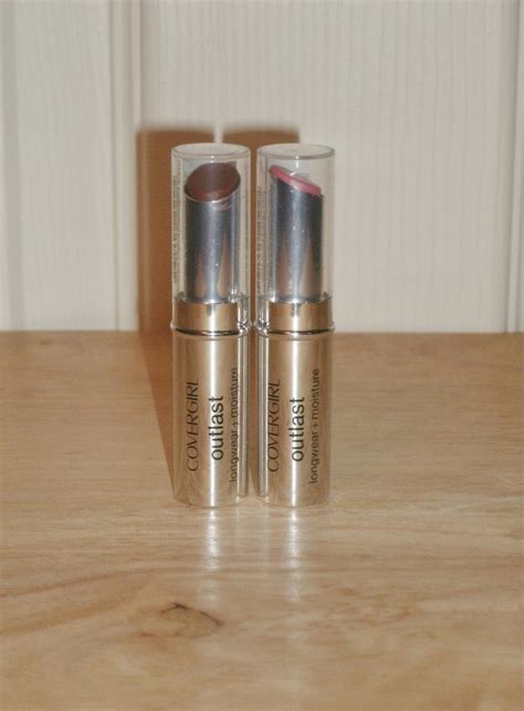 Covergirl Outlast Lipstick Review (Amazing Auburn and Pink Pow!)