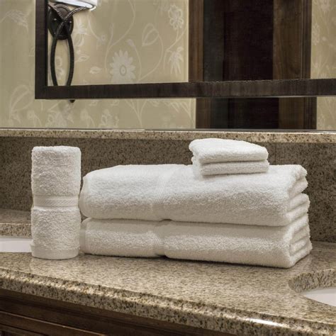 25 X 52 White Bath Towels 12 Lbs 100% Cotton » Towel Depot