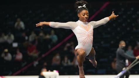 Simone Biles returns to competition with historic vault at US Classic ...