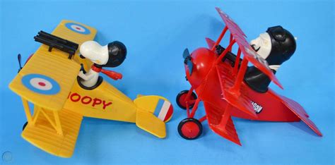 SNOOPY AND HIS SOPWITH CAMEL PLANE SNAP KIT