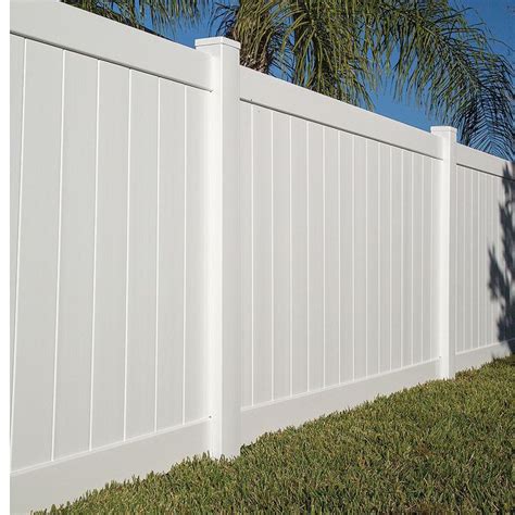 White Vinyl Fence for Your Outdoor Living Space