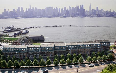 Why Weehawken? Short commutes and NYC skyline views along the ...