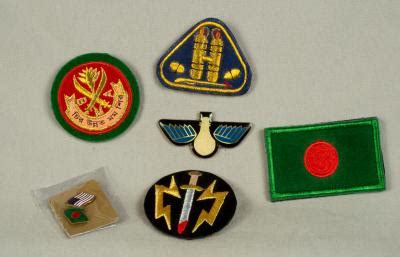 SOLD Archive Area-- Bangladesh Army Airborne Uniform Insignia Lot