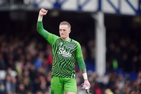 Jordan Pickford agrees new Everton contract to end transfer speculation ...