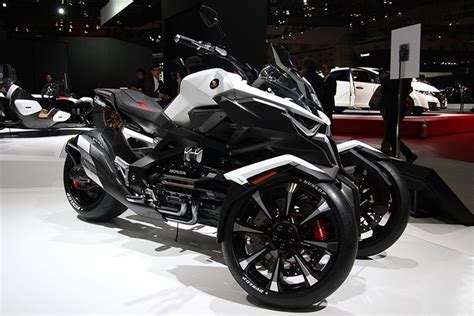 2017 / 2018 Honda NEOWING Motorcycle in the works... | New 3-wheel Trike / Bike Patents! | Honda ...