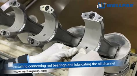 Installation of connecting rod bearings and lubricating the oil channel ...