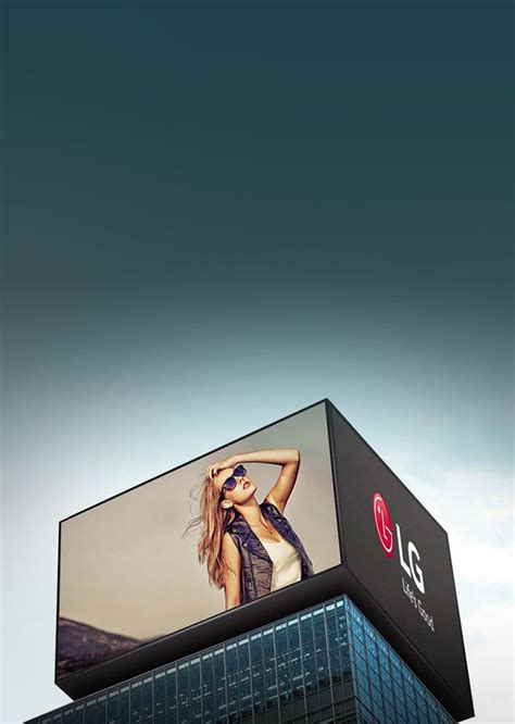 LG Outdoor Commercial Signage: Diagonal Displays | LG USA Business