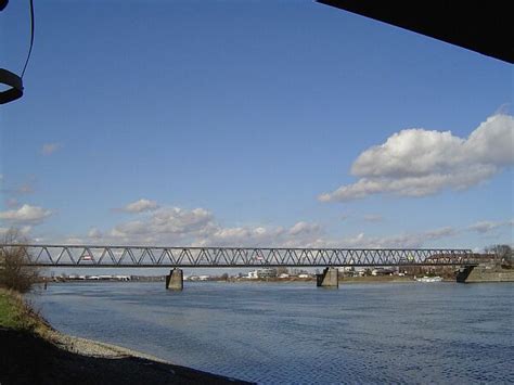 Strasbourg-Kehl Railroad Bridge (Strasbourg/Kehl, 1956) | Structurae