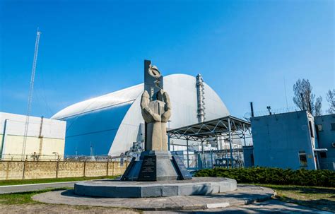 Chernobyl’s old sarcophagus is on the brink of collapse - Strange Sounds