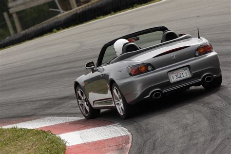 Honda S2000 (2009) - picture 16 of 19