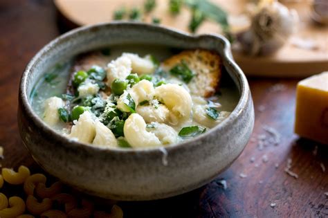 Garlic Soup That’s in a Rush - The New York Times