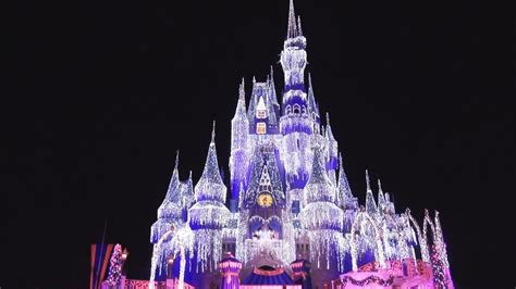 Cinderella CASTLE CHRISTMAS LIGHTING - Dream Lights HOLIDAY WISH Show! (Pandavision) - YouTube