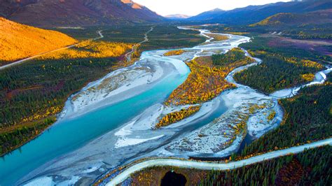 Autumn landscape with lake and Dalton Highway in Alaska, USA | Windows ...