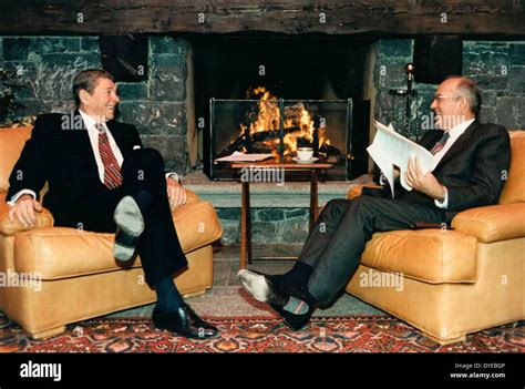 Gorbachev reagan 1986 summit hi-res stock photography and images - Alamy