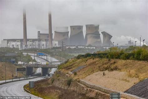 Ferrybridge Power Station - Great North Road