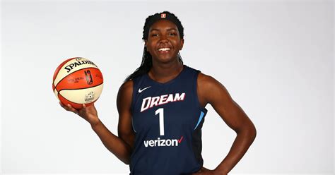 Who Is WNBA Player Elizabeth Williams? | POPSUGAR Fitness