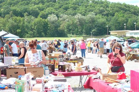 Leighty's Flea Market - Official - Newry, PA