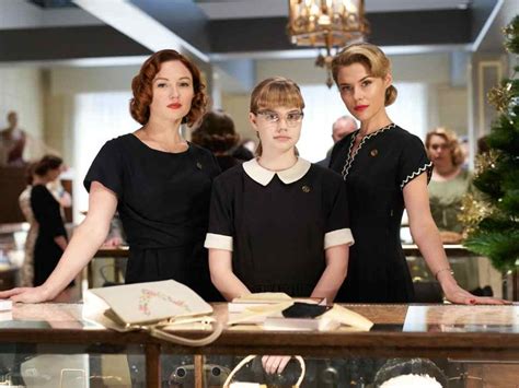 'Ladies in Black' Review: Upbeat Goings-on in an Oz Department Store - Variety