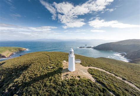 Bruny Island Safaris - Food, Sightseeing and Cape Bruny Lighthouse Day Tour - Tasmania Tours