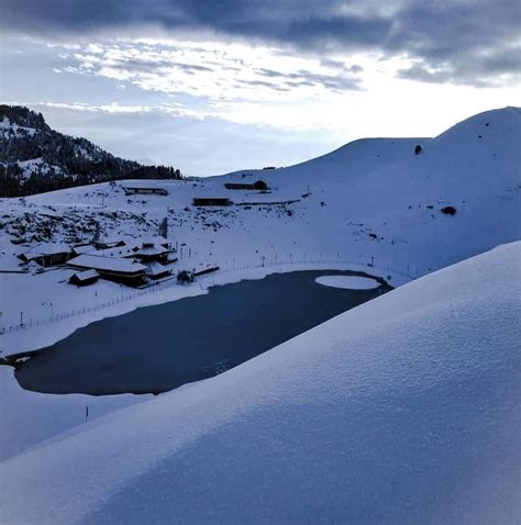 Prashar Lake Trek - Moxtain