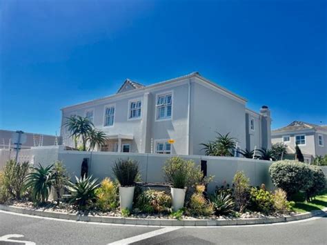 5 Bedroom House for Sale For Sale in Sunningdale - CPT - MR6