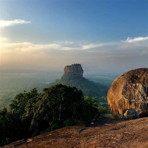 Sunrise, Pidurangala Rock, Sri Lanka [OC][2881x2881] : r/EarthPorn