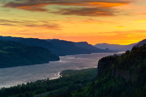 State of Oregon: Historic Columbia River Highway - Crown Point Sunrise