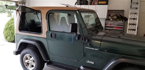 New custom bulldawg hardtop on my 01 TJ. Dual sunroofs, and all three ...