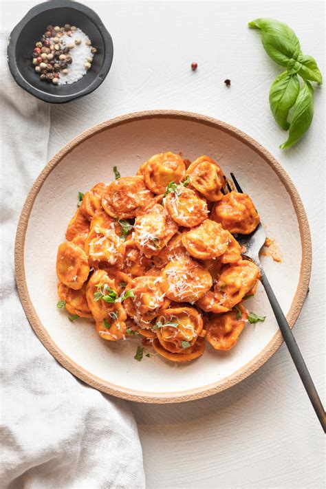 Tortellini with Creamy Tomato Sauce (One Pan, 15 Minutes) - Nourish and Fete