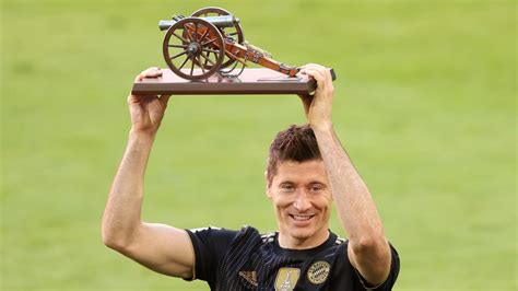 A history of Bundesliga top scorers by season, featuring Robert Lewandowski, Pierre-Emerick ...