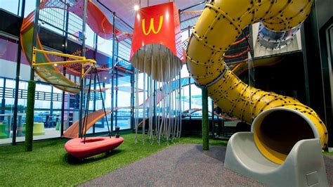 McDonalds (Playground, Australia) | Infância