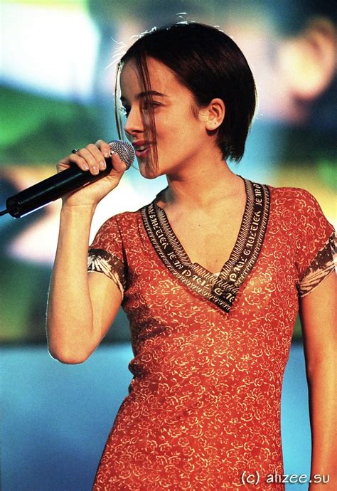 Alizee - Performance with Moi... Lolita on Top Of The Pops, - a photo ...