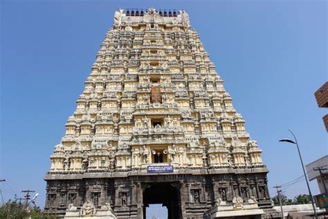 19 Amazing South Indian Temples - Dravidian Architecture Masterpieces