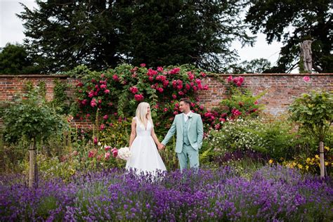 16th Century Country House | Glemham Hall | Amazing Space Weddings