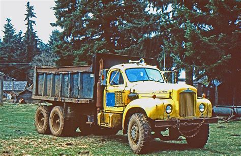 18 Wheel Beauties: TBT - Vintage Mack Trucks - "The forgotten ones"