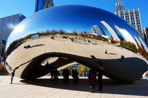 The Chicago Bean at Night, Millennium Park, Chicago Illinois, USA ...