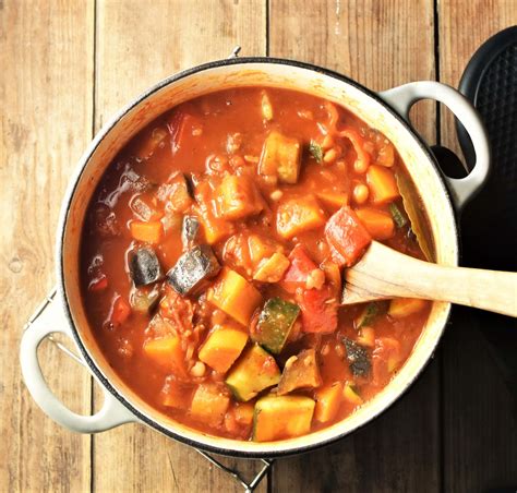 Mediterranean Vegetable Stew with Beans - Everyday Healthy Recipes