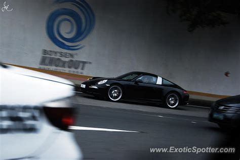 Porsche 911 spotted in Makati City, Philippines on 10/16/2014