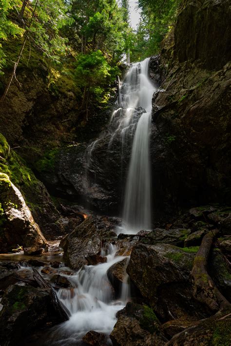 Hidden waterfall in North Cascades National Park [4016x6016] [OC] : r ...